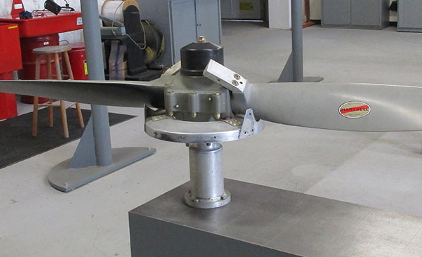 propeller on service stand